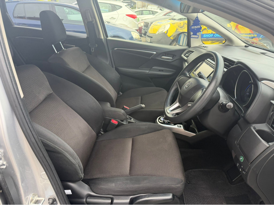 2016 Honda Fit - image 10