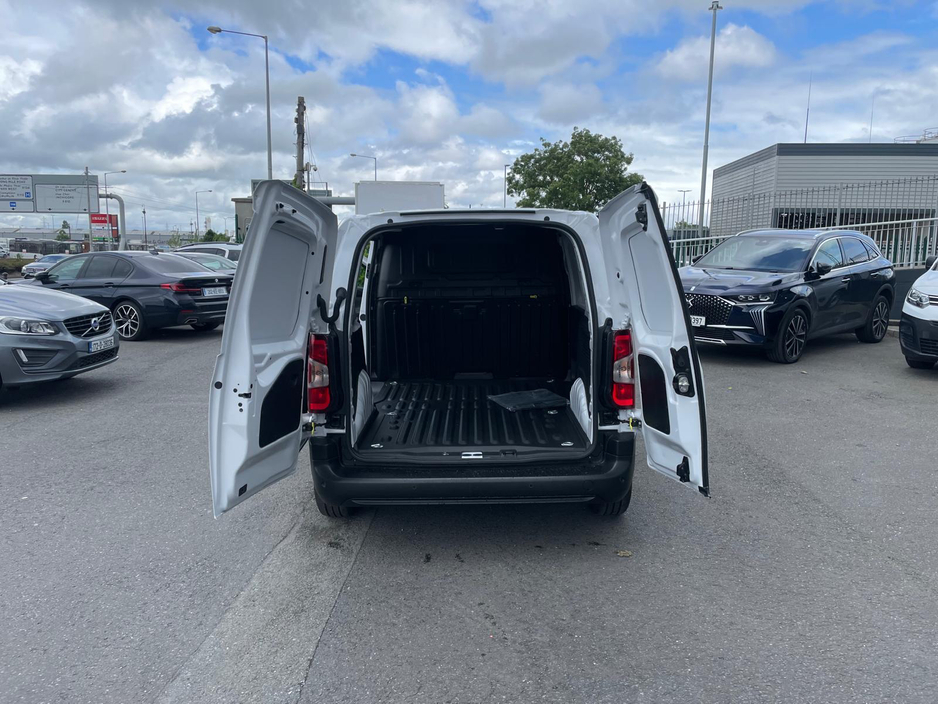 2025 Citroen Berlingo ENTRPRISE BLUE HDI 100 6 SPEED // HIGH SPEC ENTERPRISE MODEL €19,512