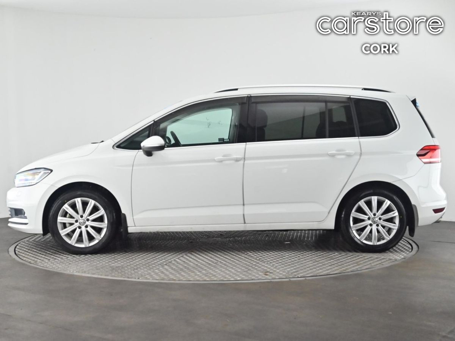 2016 Volkswagen Touran - image 6
