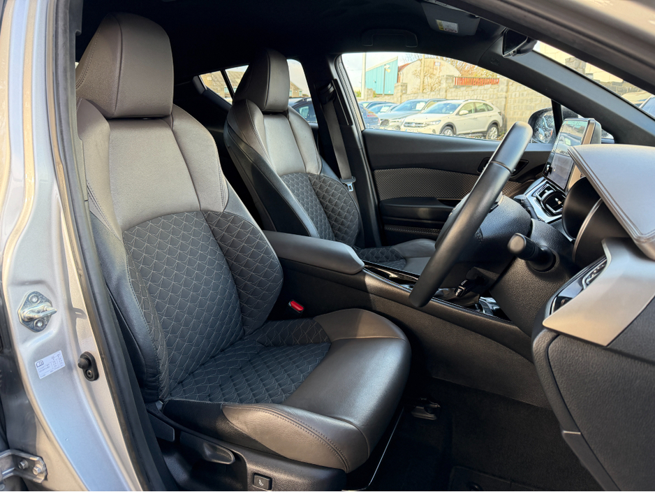 2023 Toyota C-HR KEYLESS ENTRY..FOLDING MIRRORS €22,950