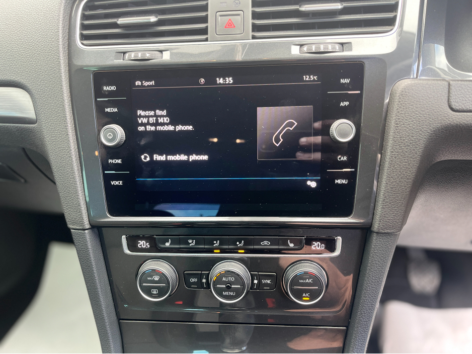 2020 Volkswagen Golf - image 15