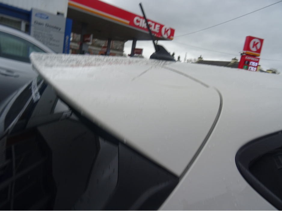 2021 Ford Fiesta CONNECTED  1.0T " metallic white" €16,950