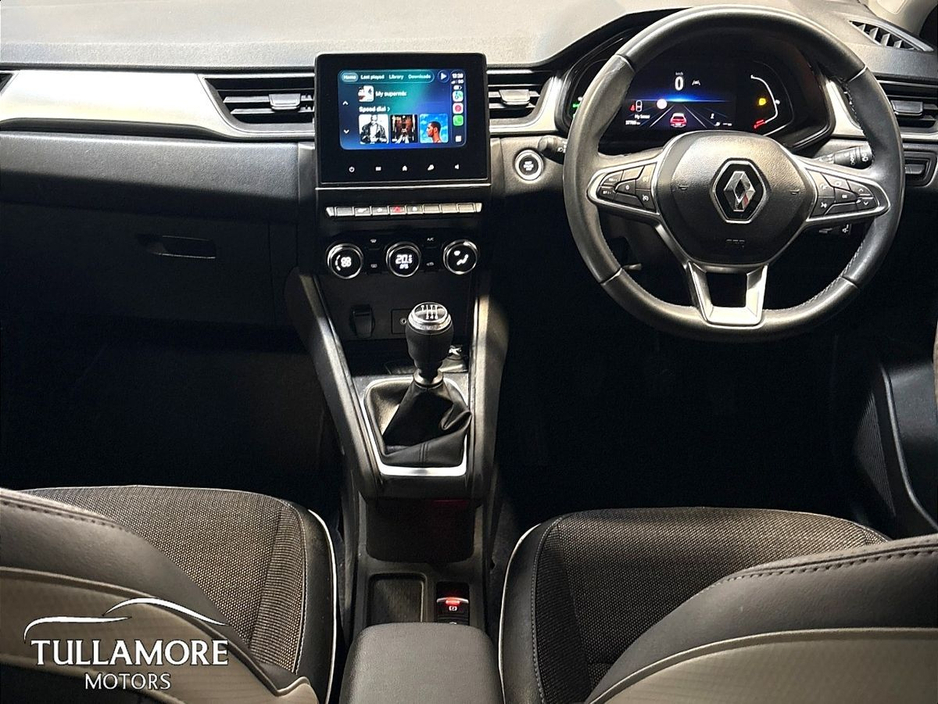 2023 Renault Captur - image 2