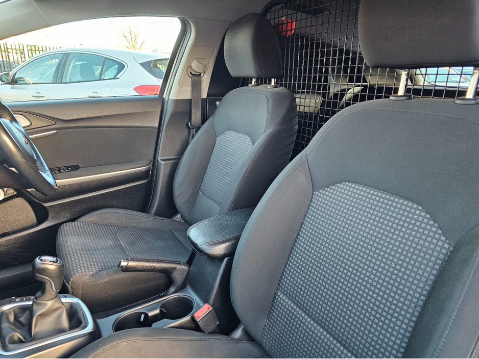 2021 Kia Ceed - image 11