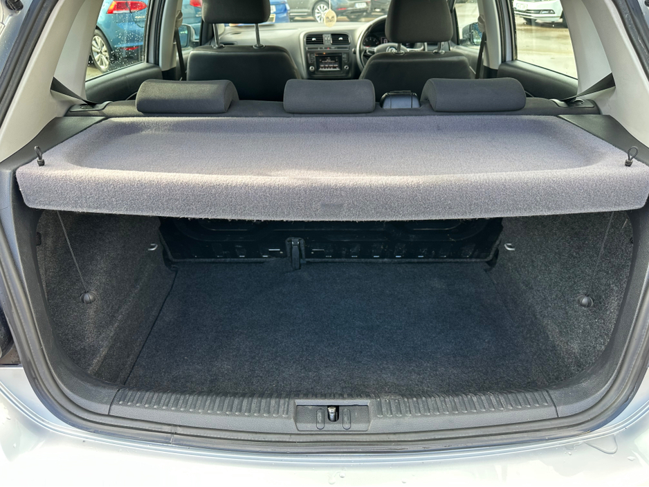 2015 Volkswagen Polo - image 13