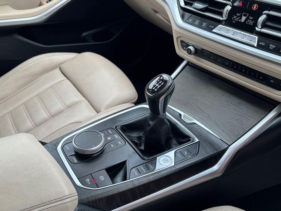 2019 BMW 3 Series - image 6