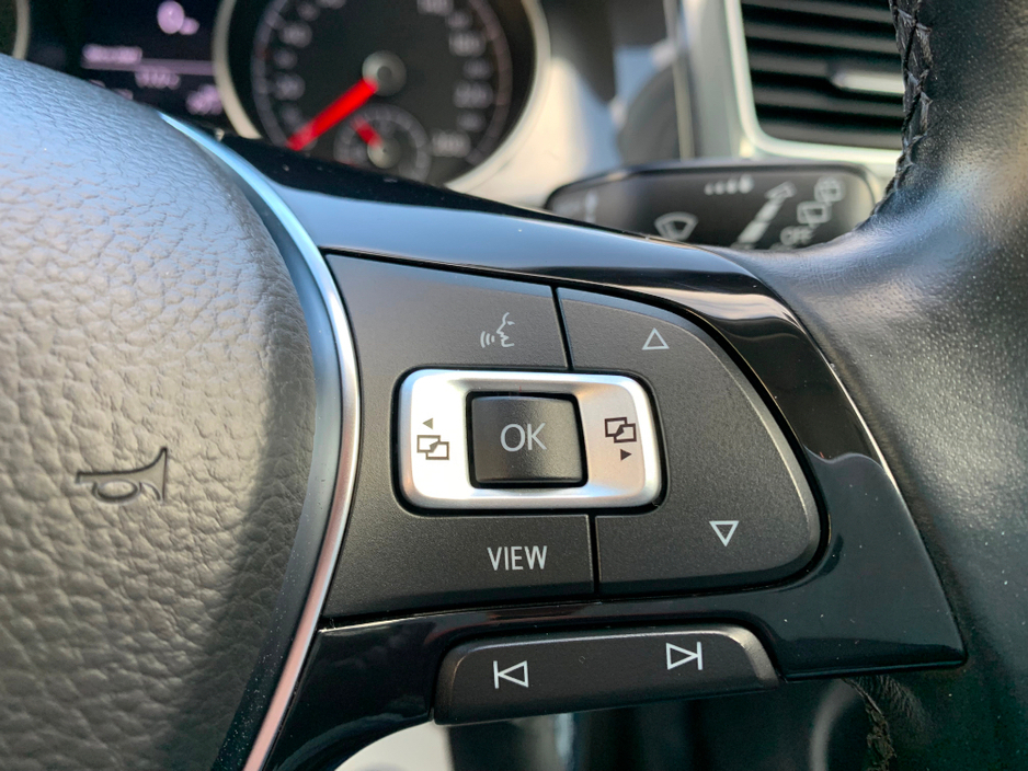 2019 Volkswagen Golf - image 21