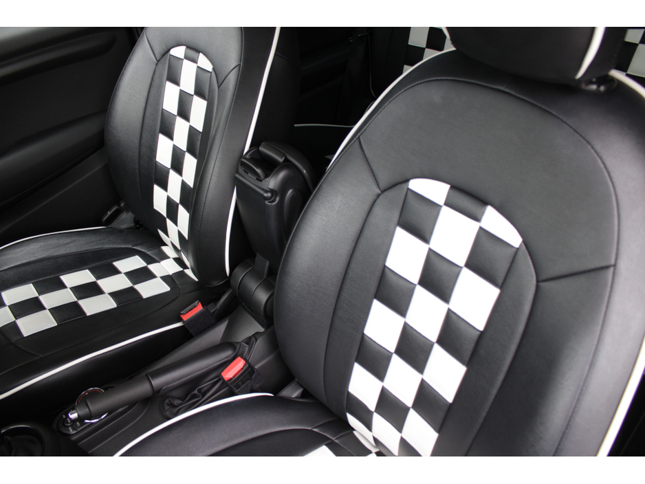 2018 MINI Cooper - image 23