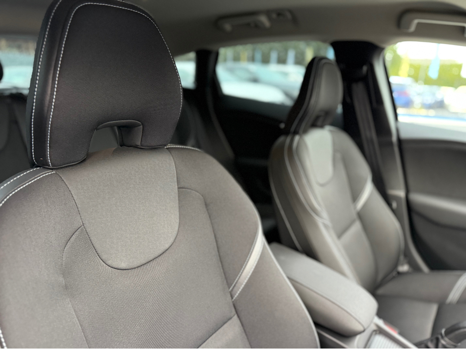 2019 Volvo V40 MOMENTUM - D4 2.0L DIESEL - AUTO - 12M WARRANTY - CAR: 1616