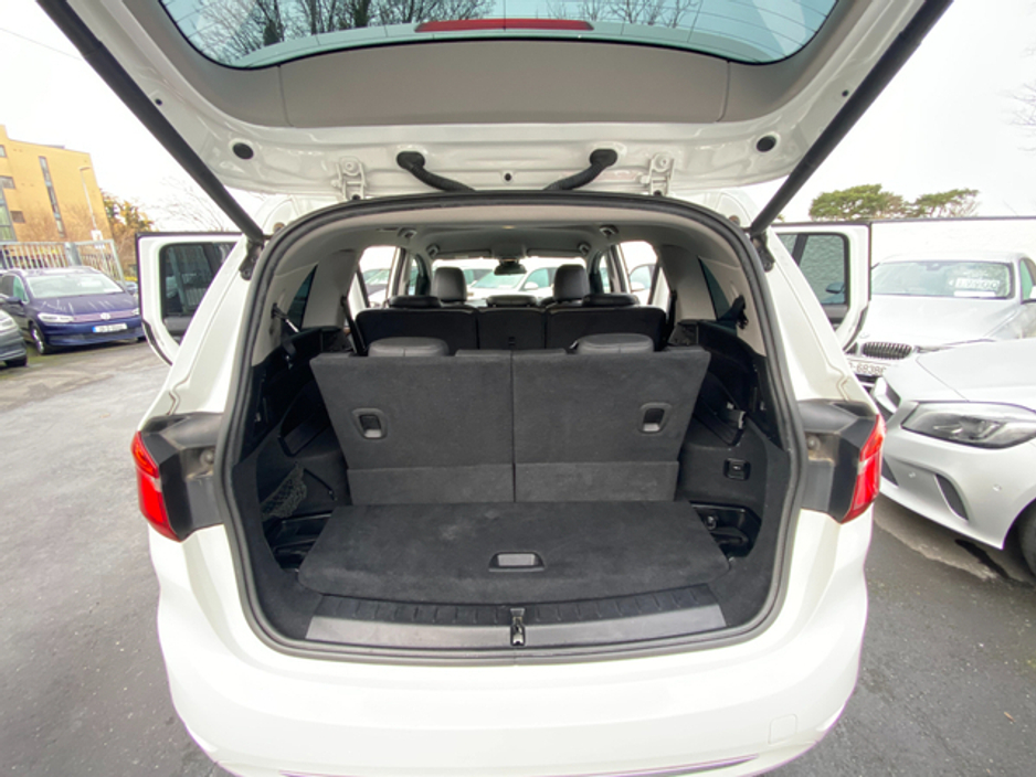 2016 BMW 2 Series - image 4