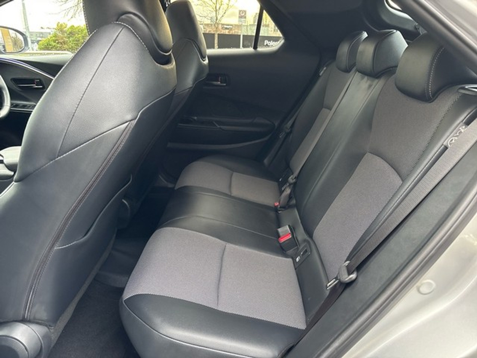 2025 Toyota C-HR - image 7