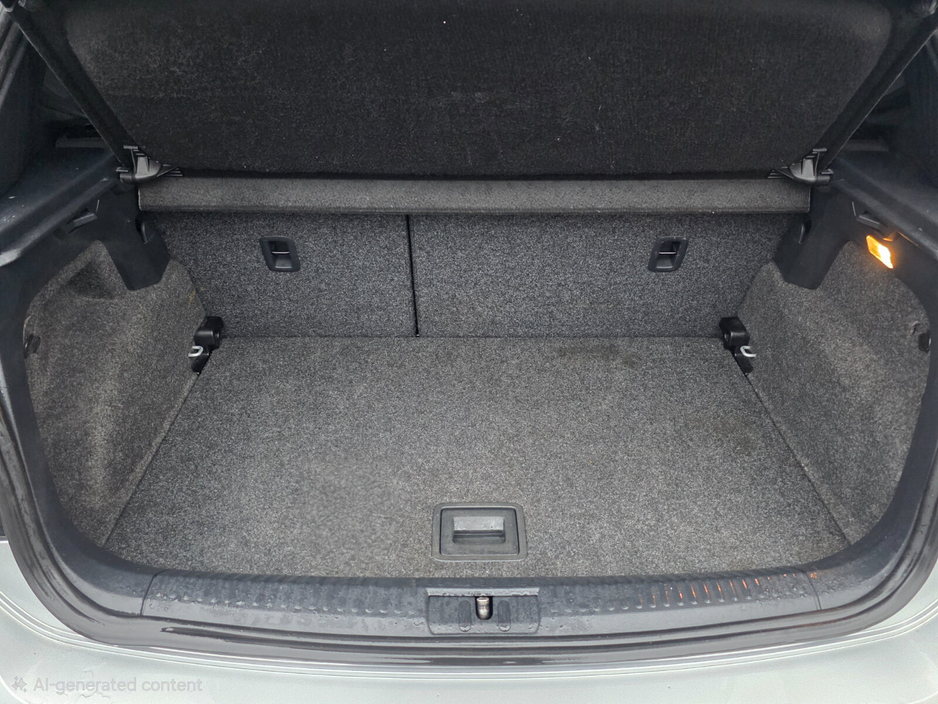 2012 Volkswagen Polo - image 14