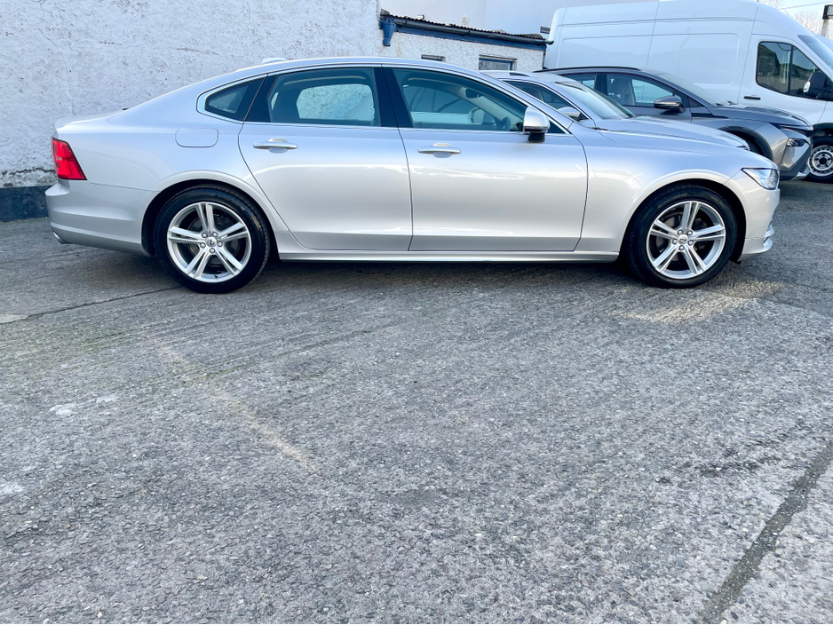 2020 Volvo S90 - image 18