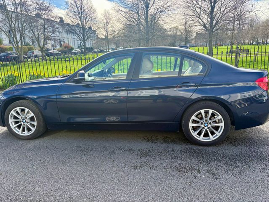 2016 BMW 3 Series - image 7