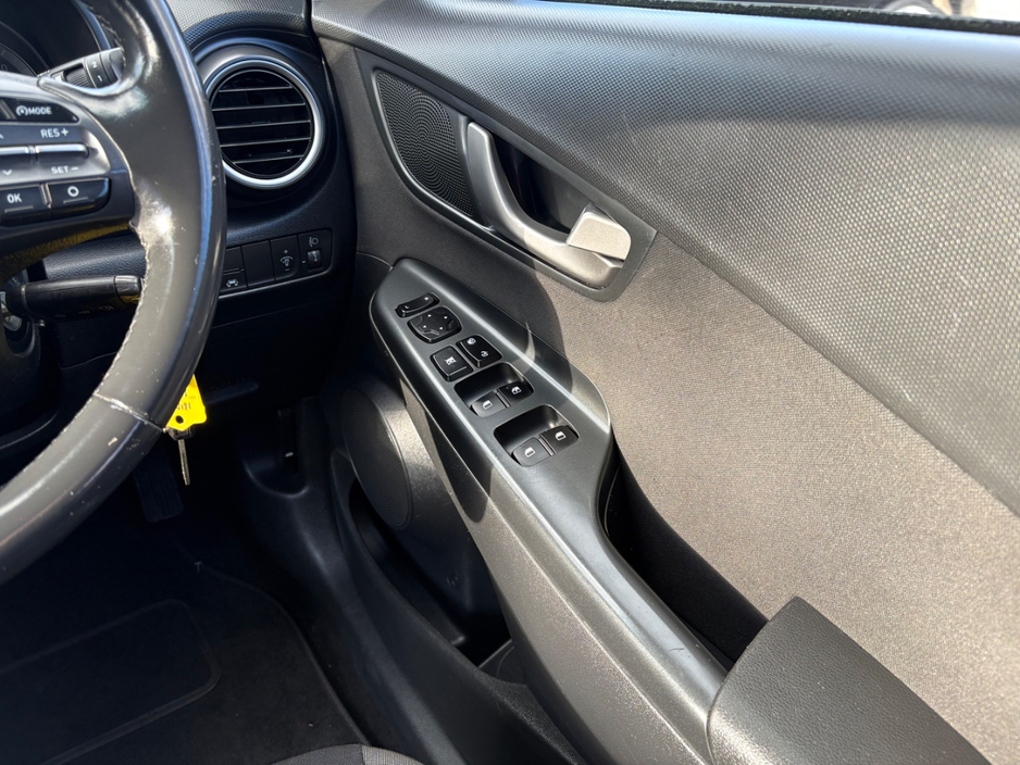 2018 Hyundai Kona - image 23