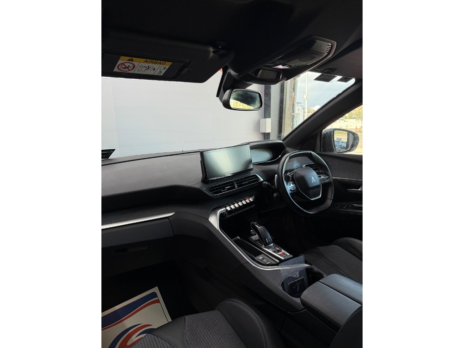 2023 Peugeot 5008 - image 15