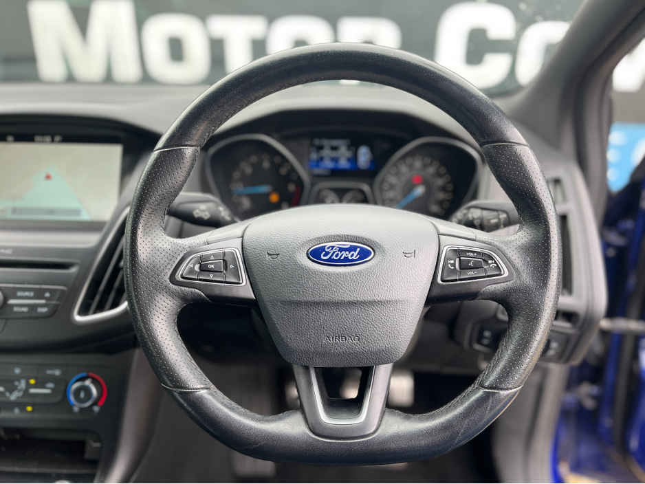 2017 Ford Focus - image 10