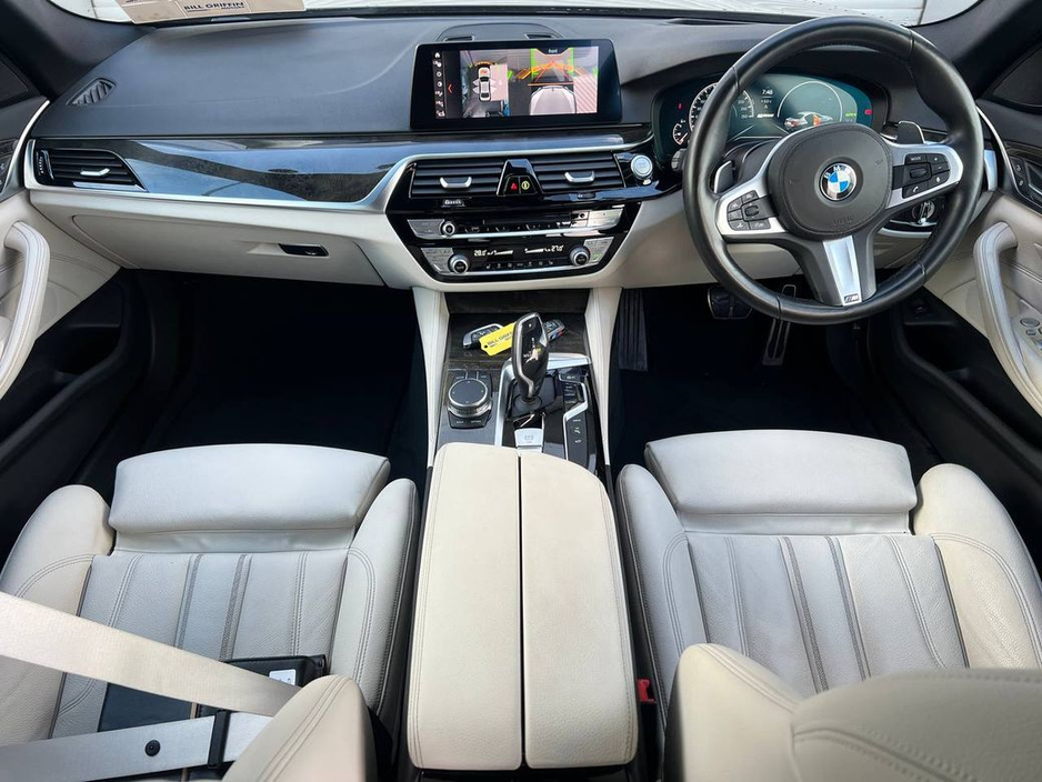 2019 BMW 5 Series 530e M-SPORT COMPETITION 2.0 HYBRID * HUGE SPEC * // VERY LOW MILEAGE // FULL SERVICE HISTORY // LEATHER M-SPORT INTERIOR €31,950