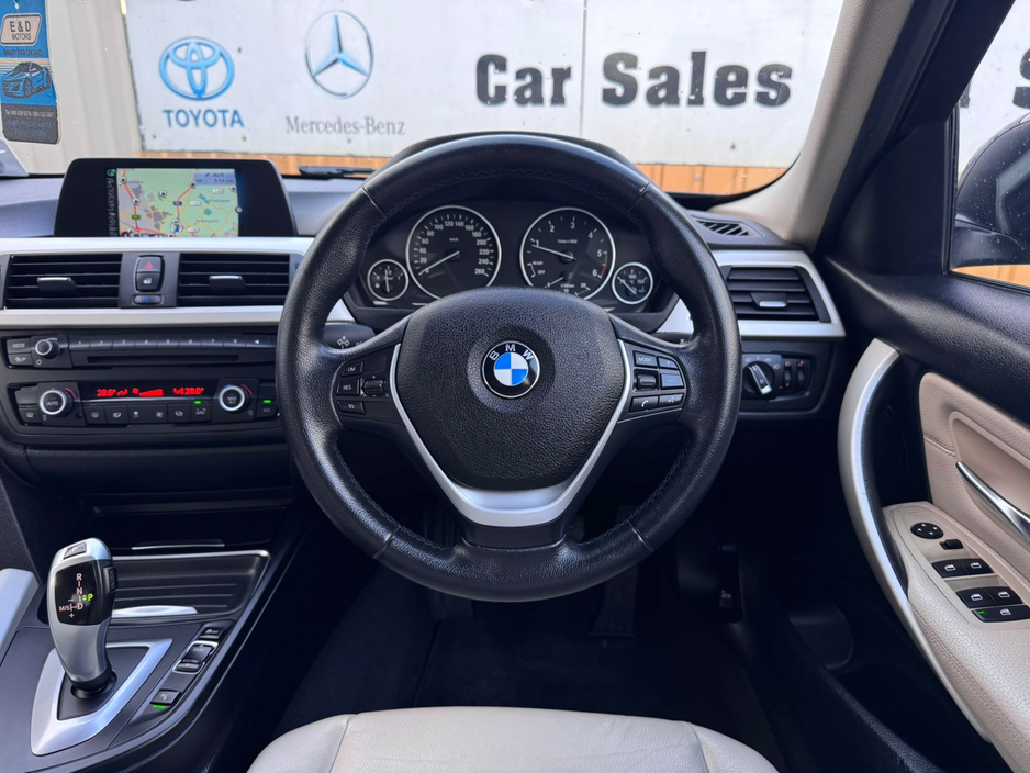 2015 BMW 3 Series - image 29