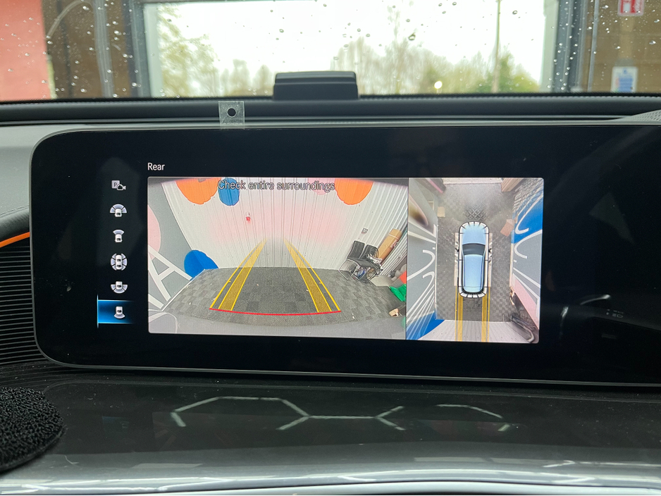 2020 Mercedes-Benz EQC - image 28