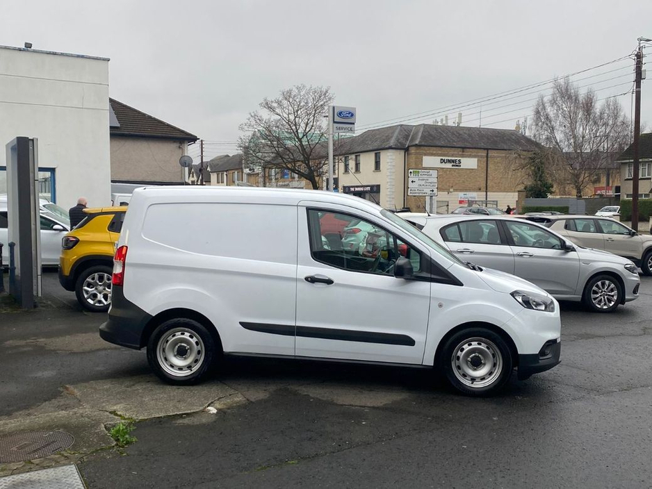 2022 Ford Transit Courier Base 1.5TD 75PS M6 2DR €11,000
