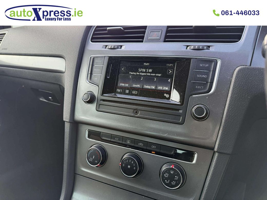 2013 Volkswagen Golf - image 8