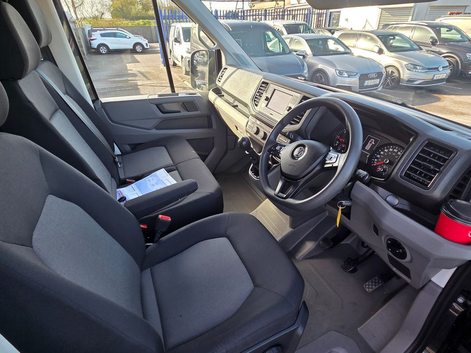 2022 Volkswagen Crafter - image 3