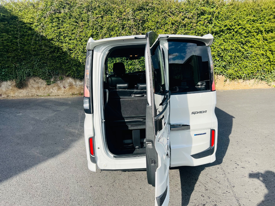 2019 Honda Stepwagon - image 16