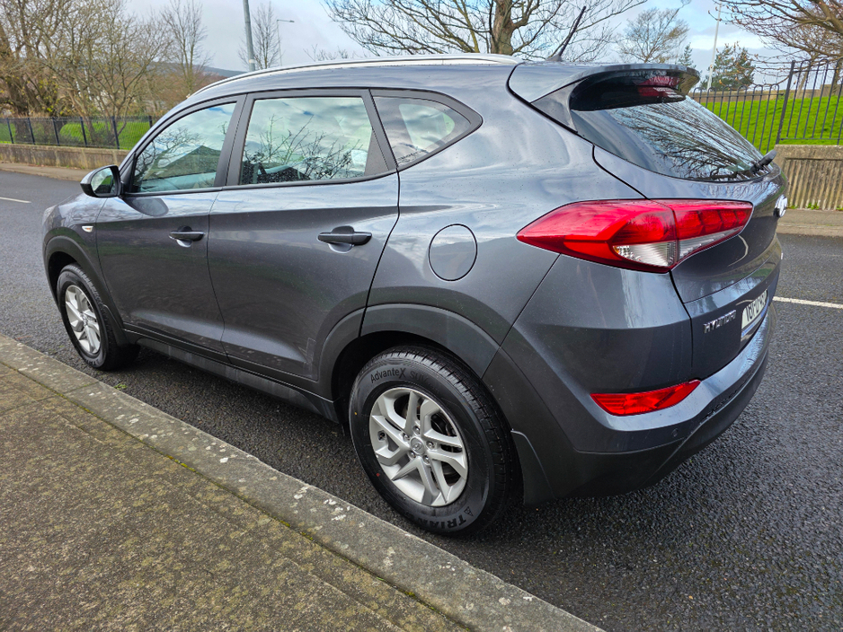 2018 Hyundai Tucson - image 5