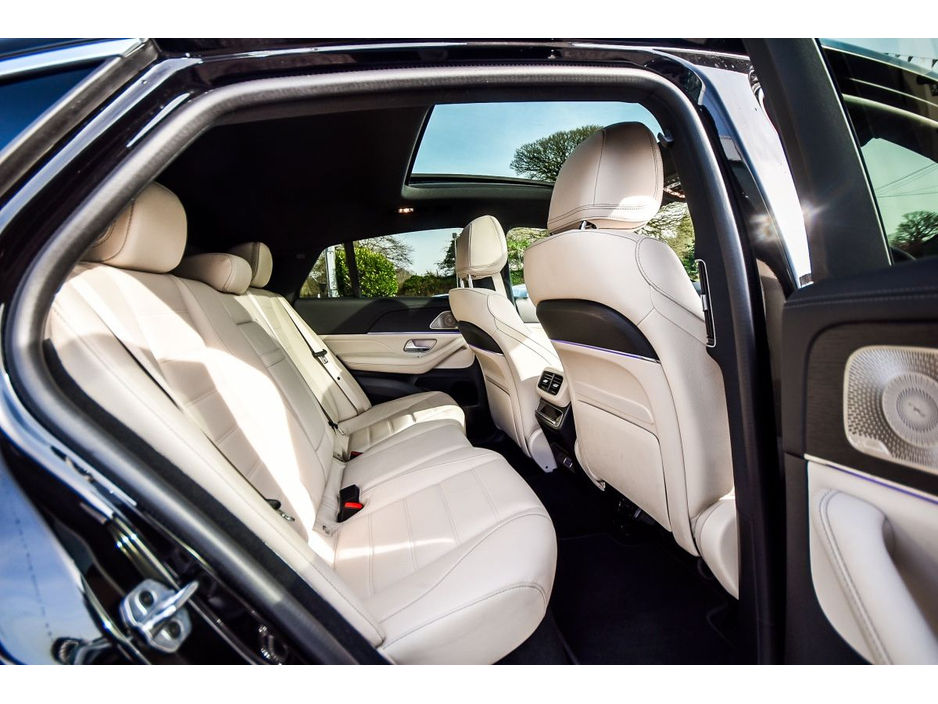 2025 Mercedes-Benz GLE Class - image 12