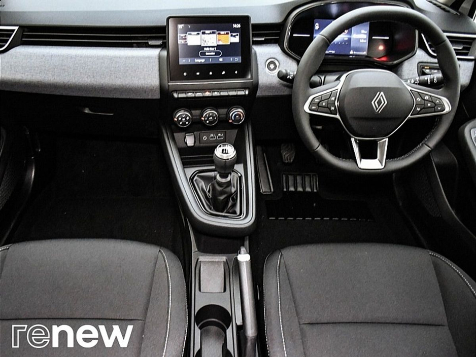 2025 Renault Clio - image 2