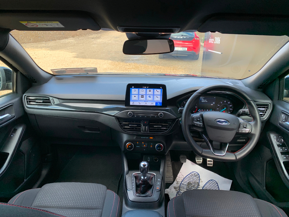 2019 Ford Focus - image 14