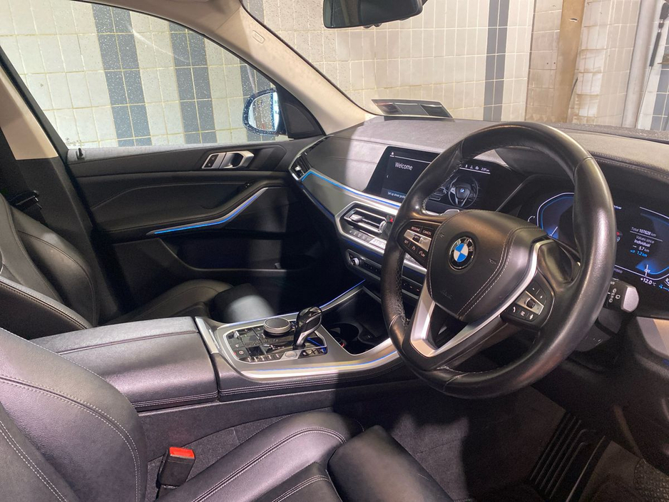 2021 BMW X5 - image 9