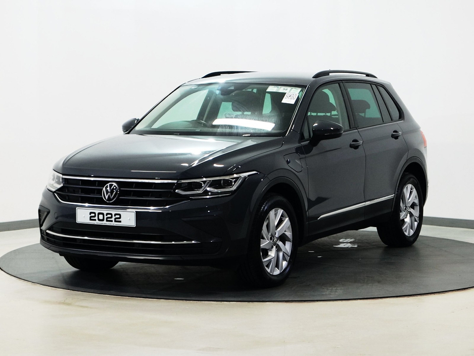 2022 Volkswagen Tiguan *98* LIFE TSI PHEV S-A DSG €29,700