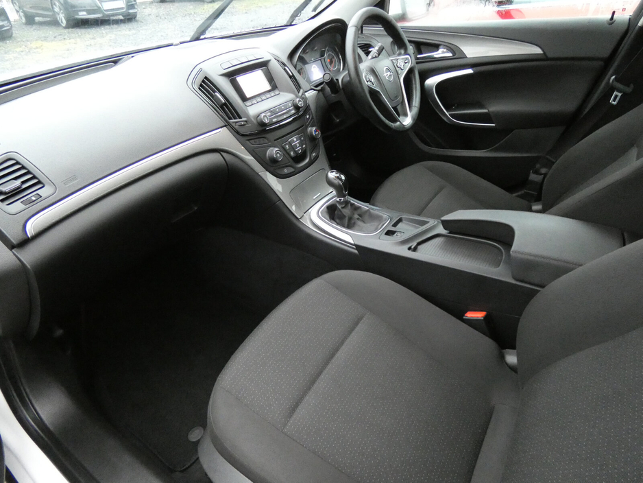 2016 Opel Insignia 1.6CDTI 136PS S €6,000