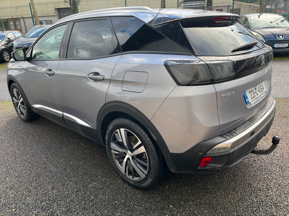 2022 Peugeot 3008 - image 4