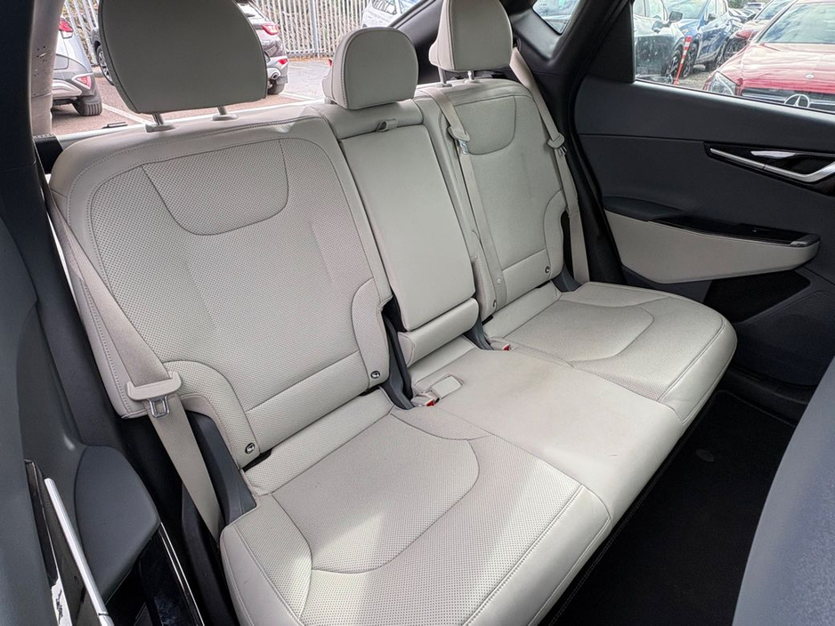 2023 Kia EV6 - image 12