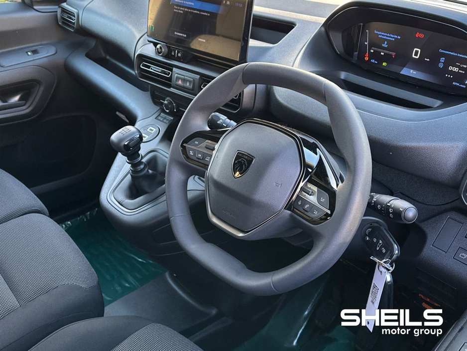 2026 Peugeot Partner - image 11