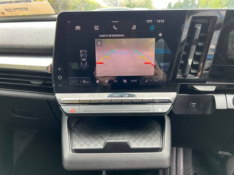 2023 Renault Megane - image 7