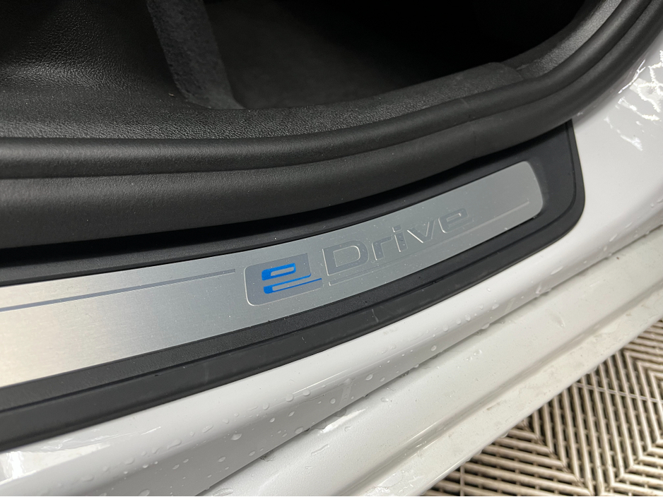 2017 BMW 5 Series ONLY €20950! 2017 BMW 530E LUXURY PERFORMANCE 2.0 AUTOMATIC / CRUISE CONTROL / 360° PARKING CAMERA / ELECTRIC MEMORY & HEATED SEATS / AMBIENT LIGHTS / HEATED REAR SEATS €20,950