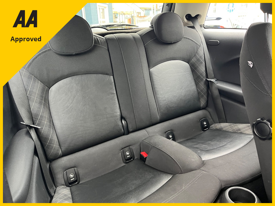 2014 MINI Hatch - image 10