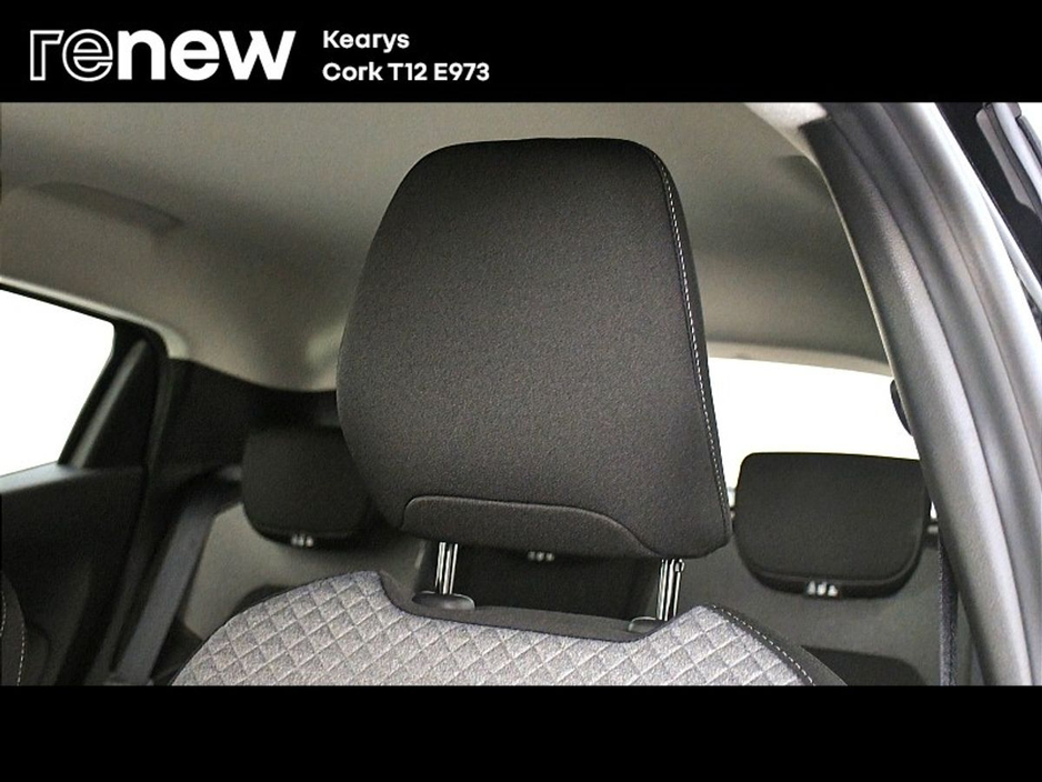 2025 Renault Clio - image 15