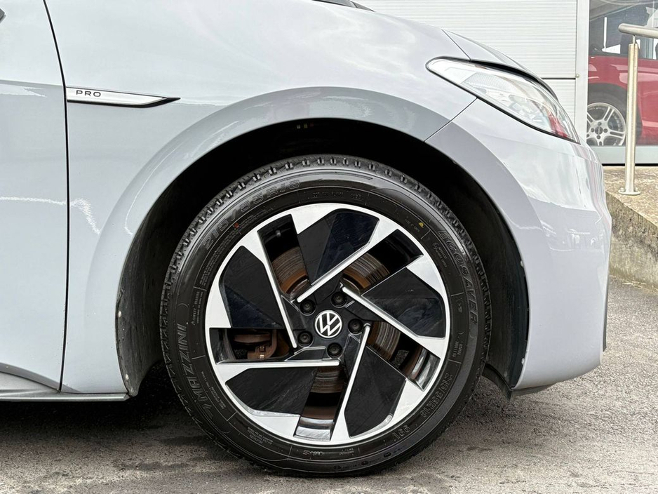 2022 Volkswagen ID.3 - image 8