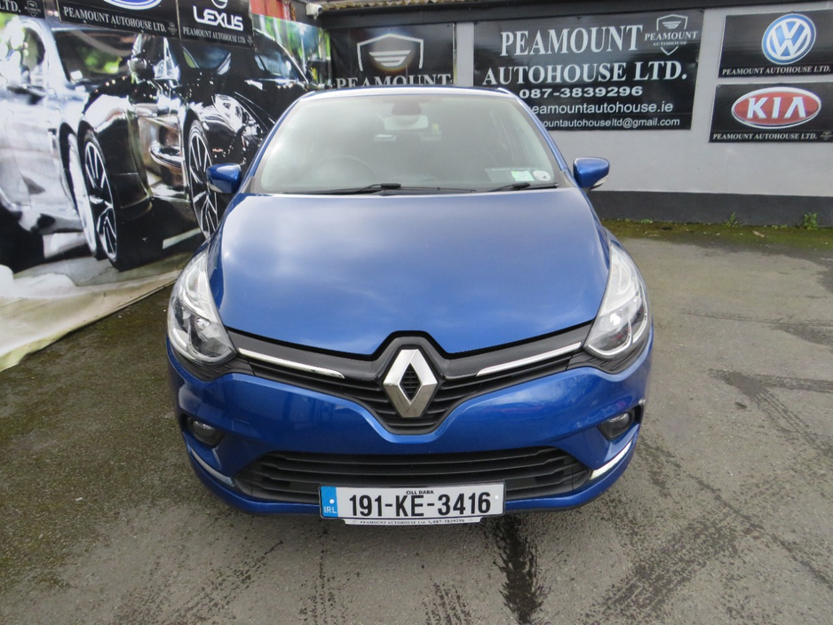 2019 Renault Clio - image 2