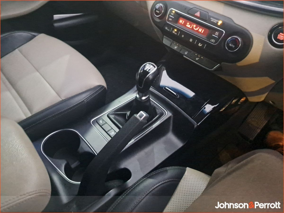 2019 Kia Sorento - image 20