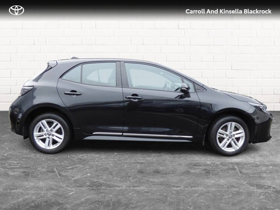 2023 Toyota Corolla Hybrid Luna HB €26,950