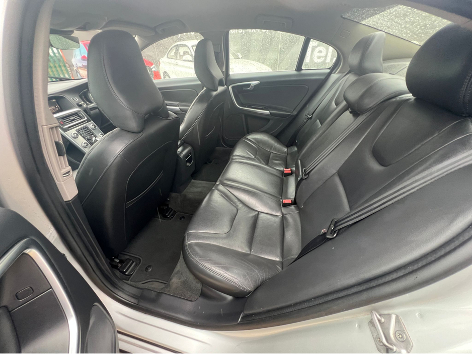 2017 Volvo S60 - image 11