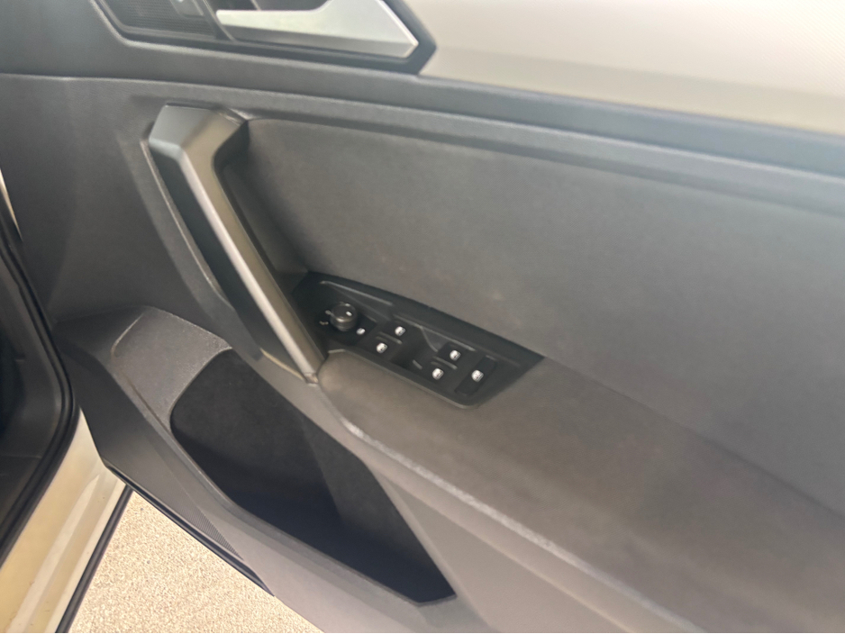 2019 Volkswagen Tiguan - image 17