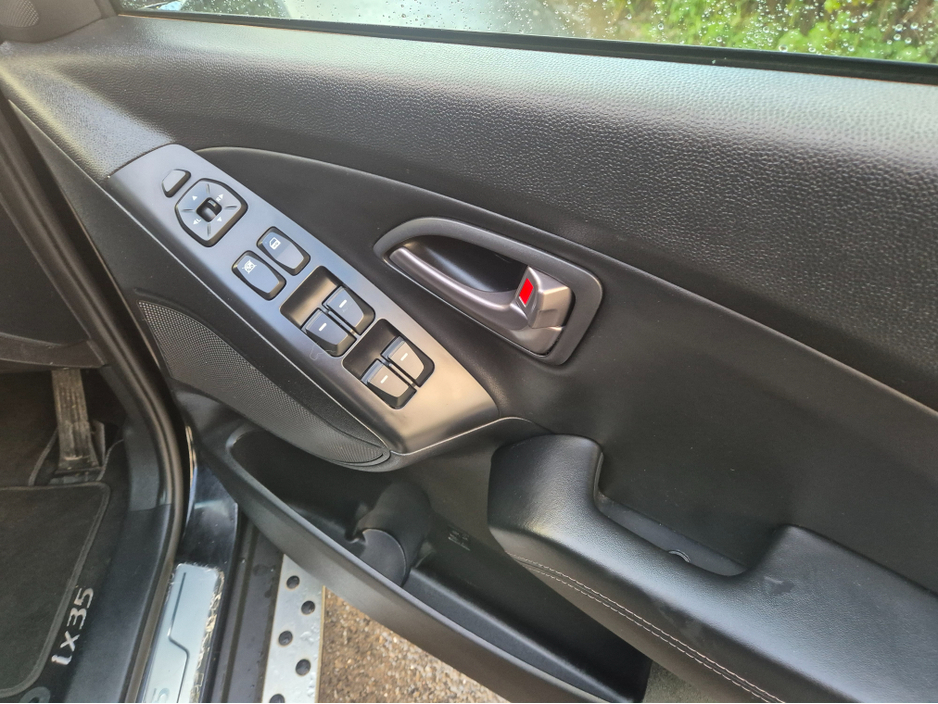 2014 Hyundai ix35 1.7 PREMIUM 4DR €8,900