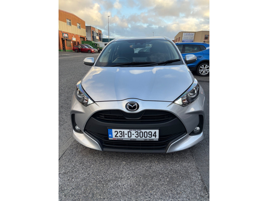 2023 Mazda Mazda2 - image 2